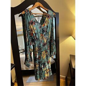 LA MIEL FLORAL MINI DRESS SMALL PERCET SHAPE WORN ONCE SMALL